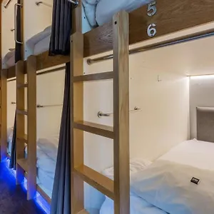  Хостел Uae Capsule 5 Min Walkable From Sharaf Dg Metro